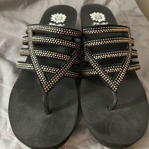 Yellow box like new rhinestone flip flops